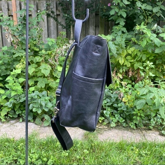 NWOT Thirty-One Black Faux Leather Backpack - Picture 3 of 12